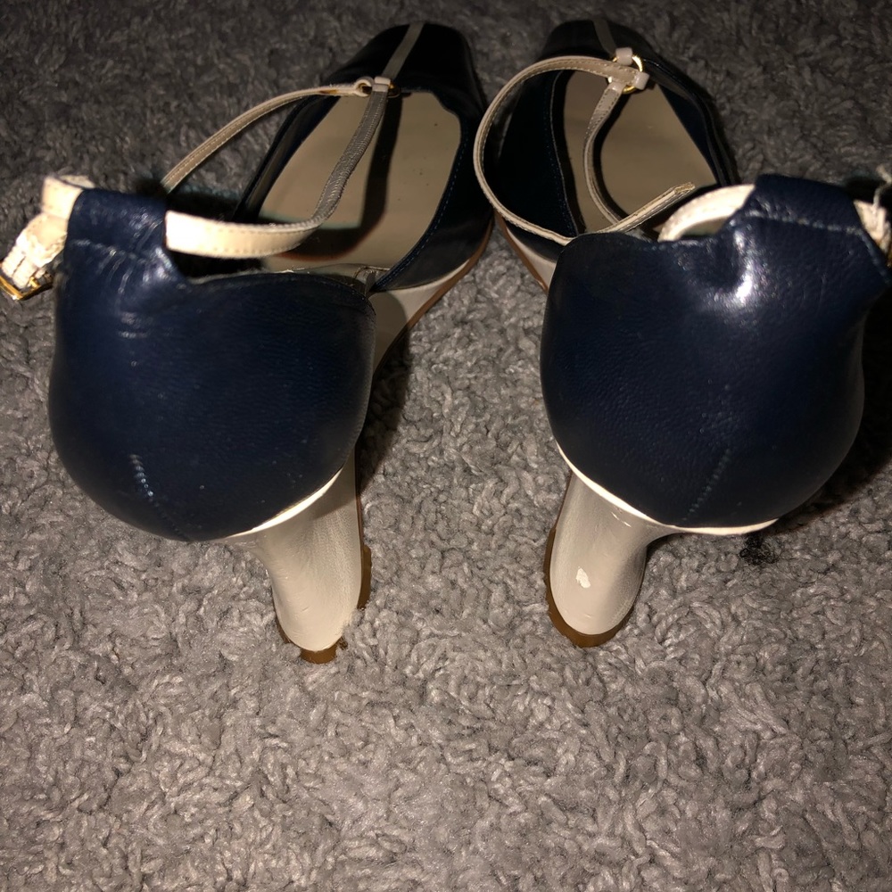 BNWOT navy blue and cream Ann Marino women wedge heels. - Picture 5 of 6